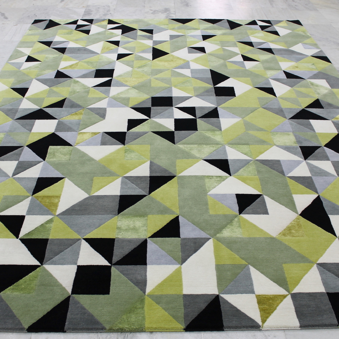 Diamond yellow green rug