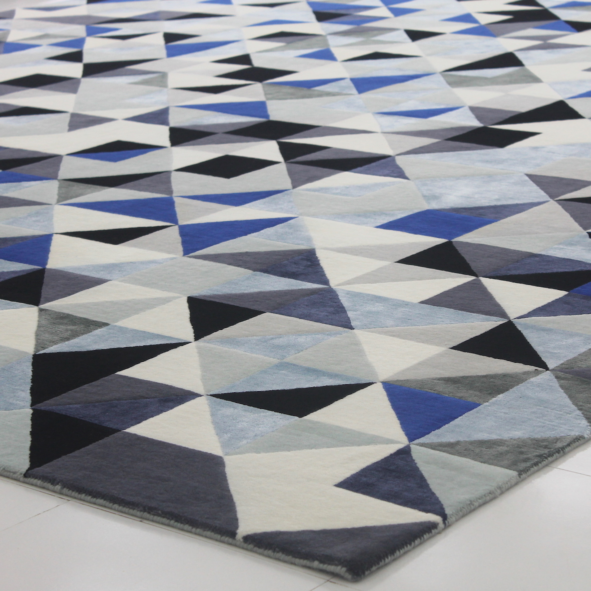 Diamond purple grey rug