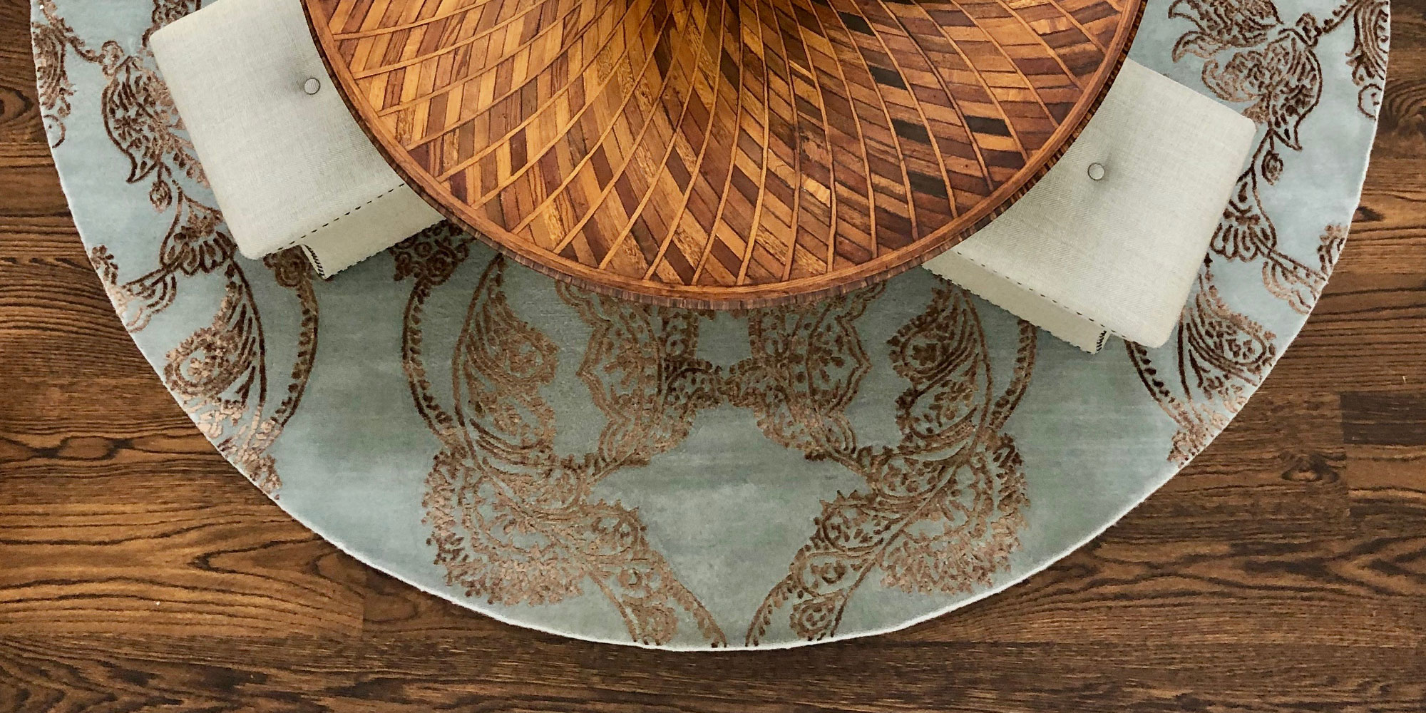 How to Decorate with Round Rugs 